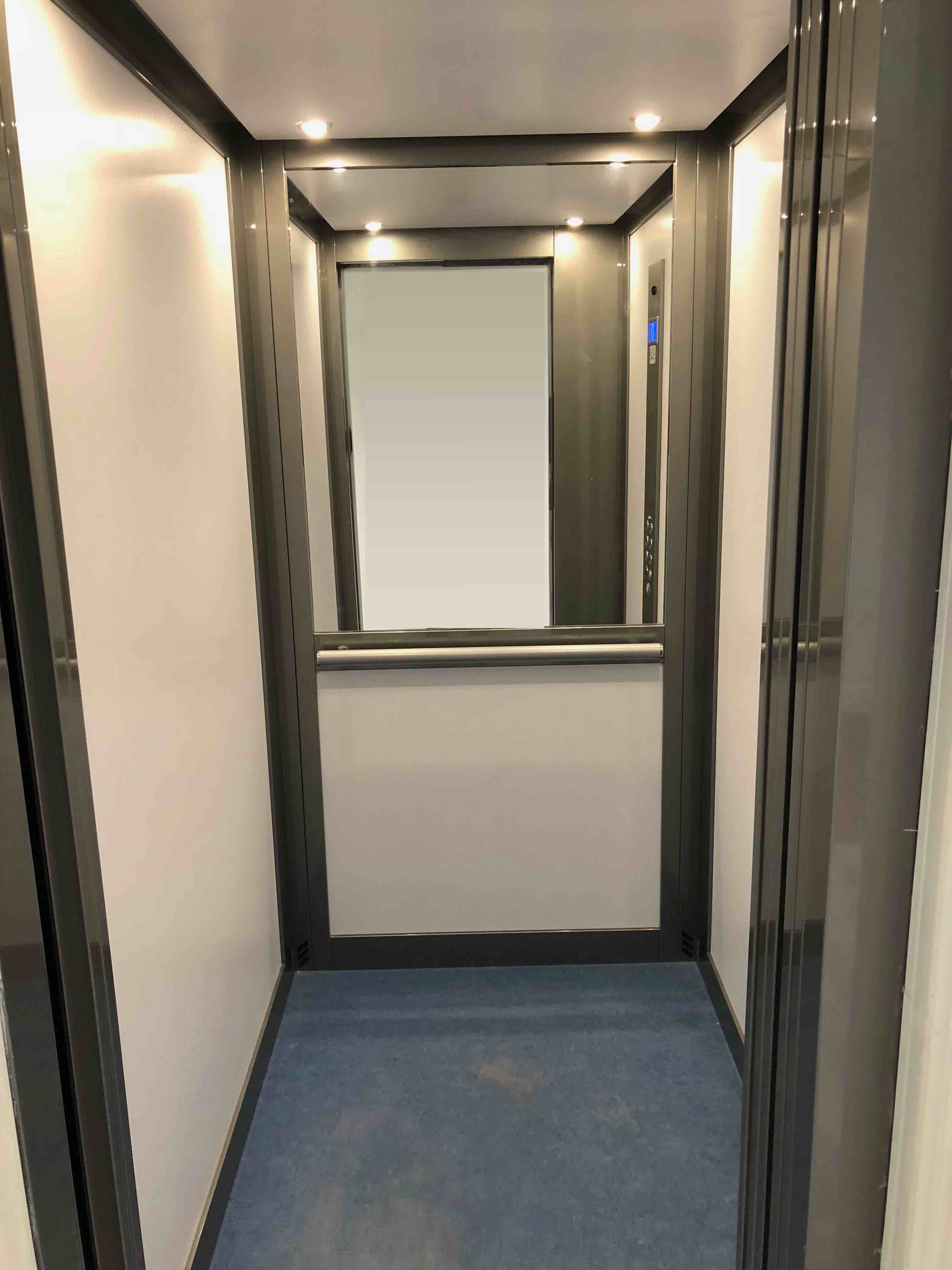 Lift in Flats in Reading