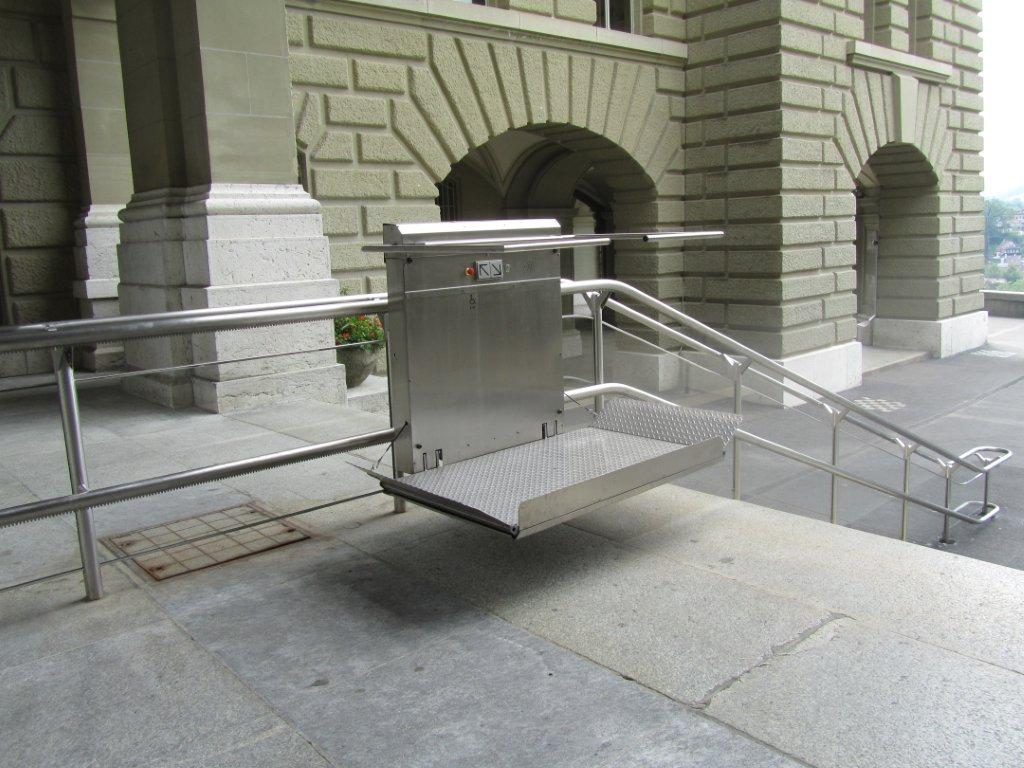 Outdoor Wheelchair Lift